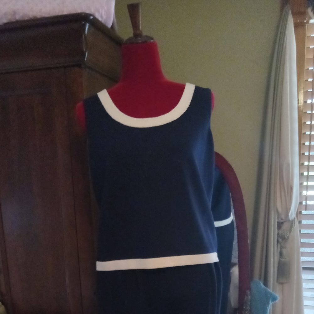 Vintage St. JOHN NAVY KNIT TANK